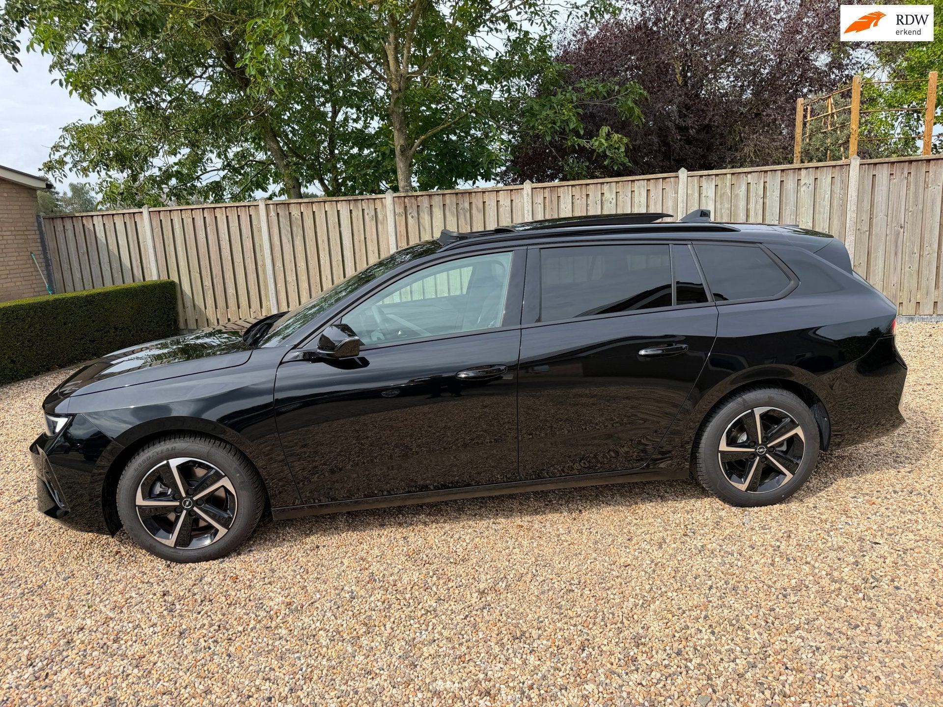 Opel ASTRA SPORTS TOURER 1.2 Turbo GS Automaat Ultimate Pakk, Auto's, Opel, Dealer onderhouden, 1199 cc, Alcantara, Zwart