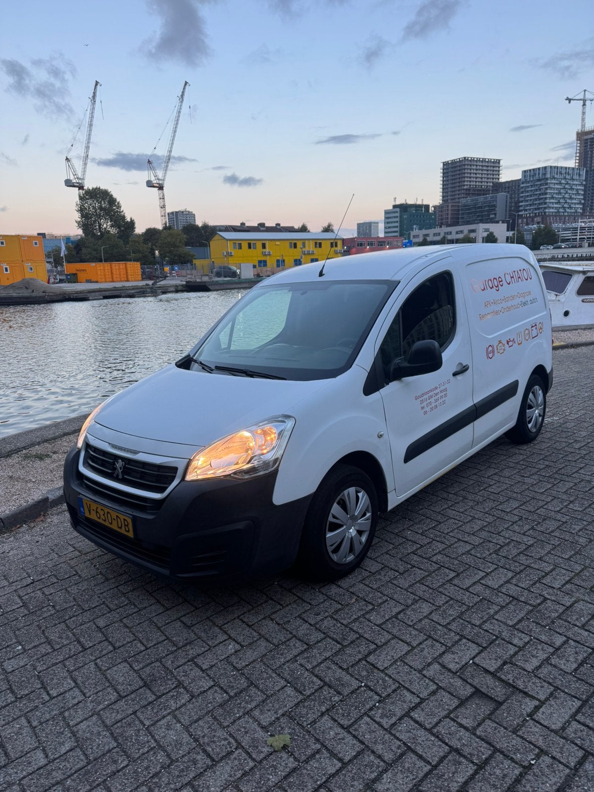 Peugeot Partner New GB 120 L1 1.6 Bluehdi 100pk S&S Etg6, Auto's, 4 cilinders, 700 kg, Origineel Nederlands, 24 km/l