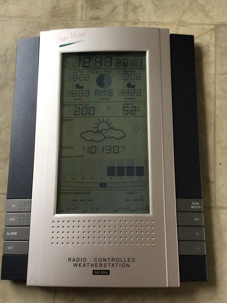 Sun-Moon Radiogestuurd Weerstation met Maanfase, Ophalen of Verzenden, Zo goed als nieuw, Weerstation