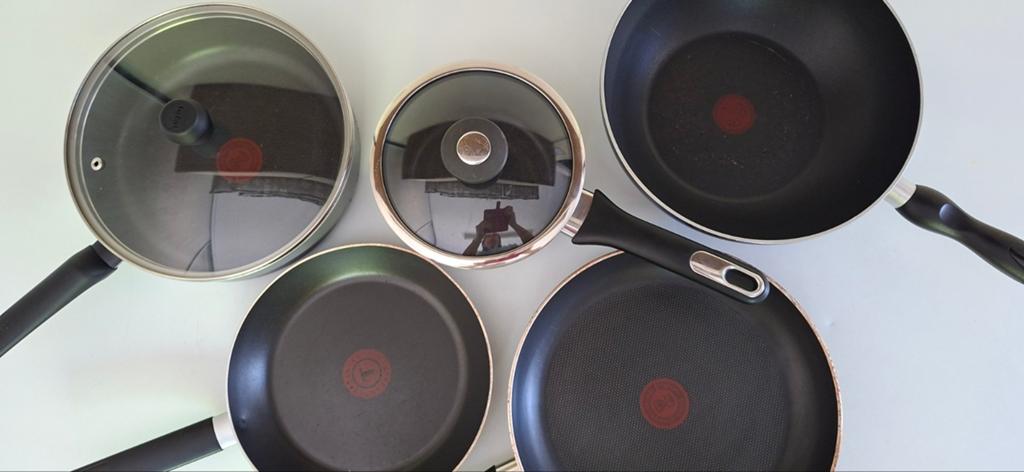 Tefal hapjespan,koekenpannen, steelpan,wok, Huis en Inrichting, Ophalen of Verzenden, Gebruikt, Rvs, Pannenset