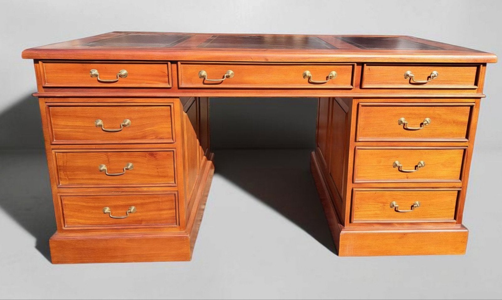 Klassieke Engelse schrijftafel, bureau, desk, met lederen in, Ophalen of Verzenden