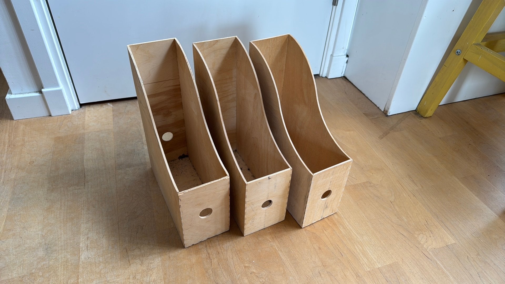 3houteb  lectuurbakken van Ikea (Knuff), Huis en Inrichting, Woonaccessoires | Krantenbakken en Lectuurbakken, Ophalen of Verzenden