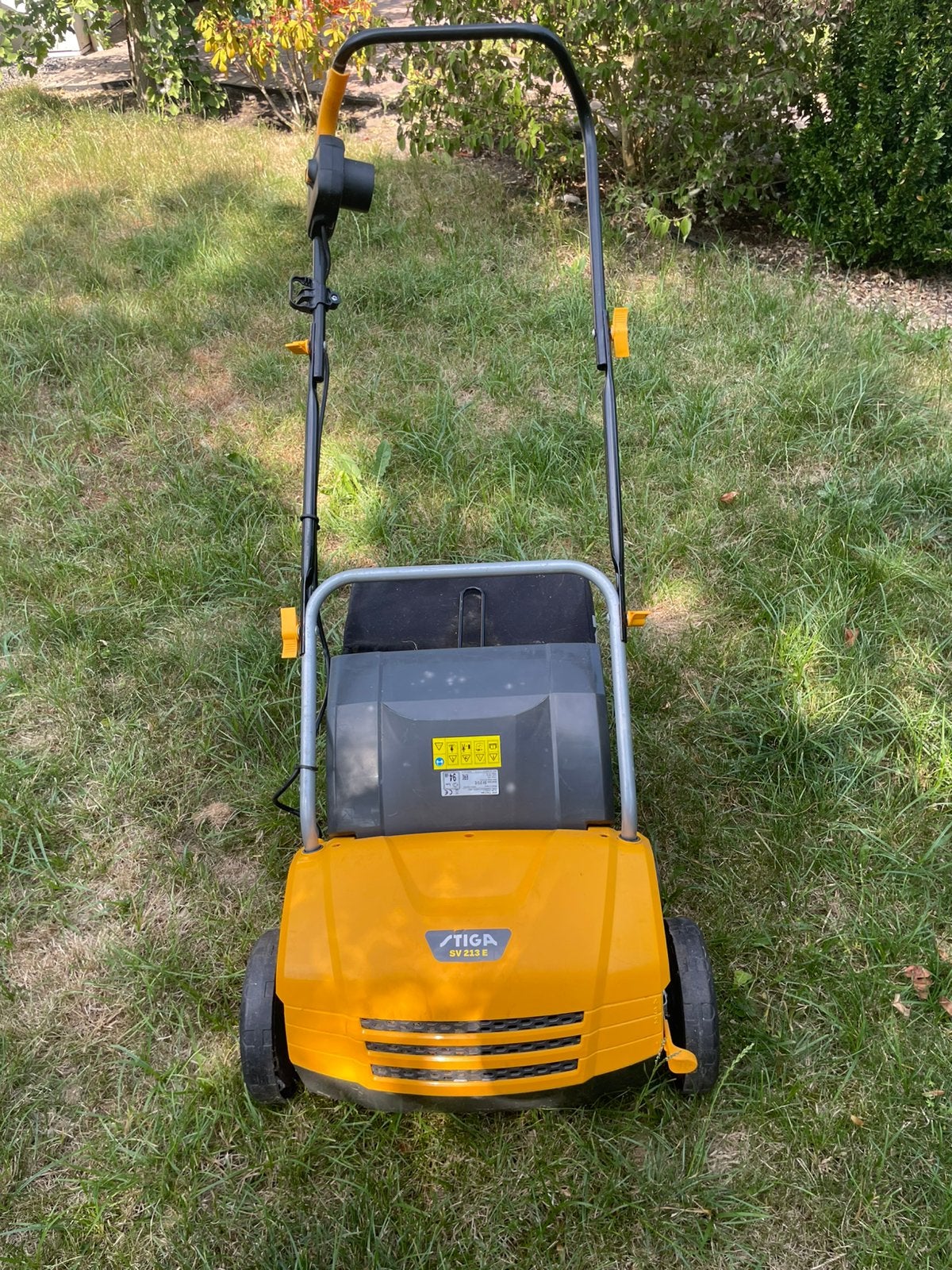 Stiga SV213E Verticuteermachine, Tuin en Terras, Grasmaaiers, Gebruikt, Elektrische grasmaaier, 30 t/m 39 cm, Opvangzak, Ophalen