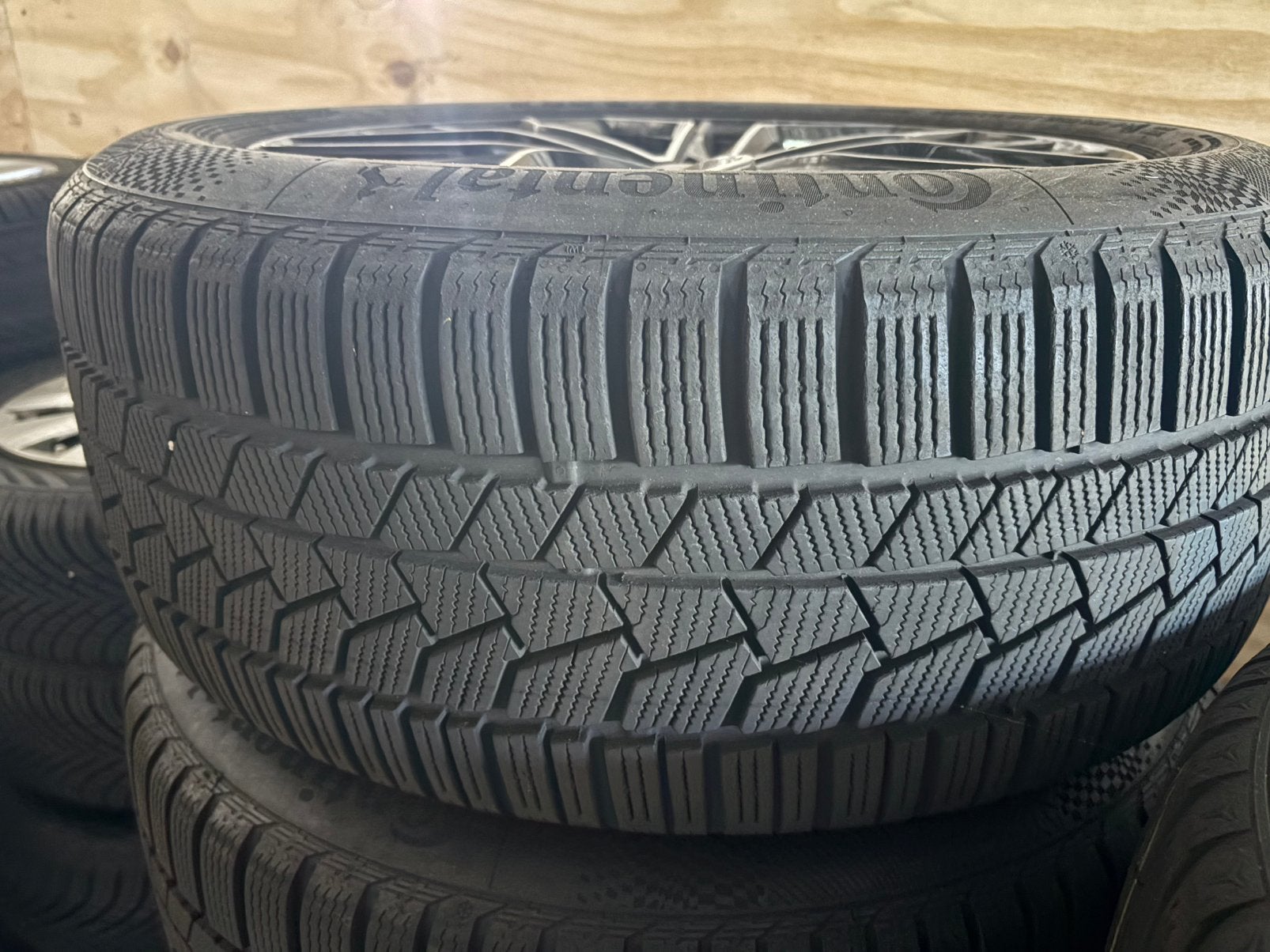 Foto 5 van Winterbanden en velgen set Continental 245/50R19 audi q5 gl
