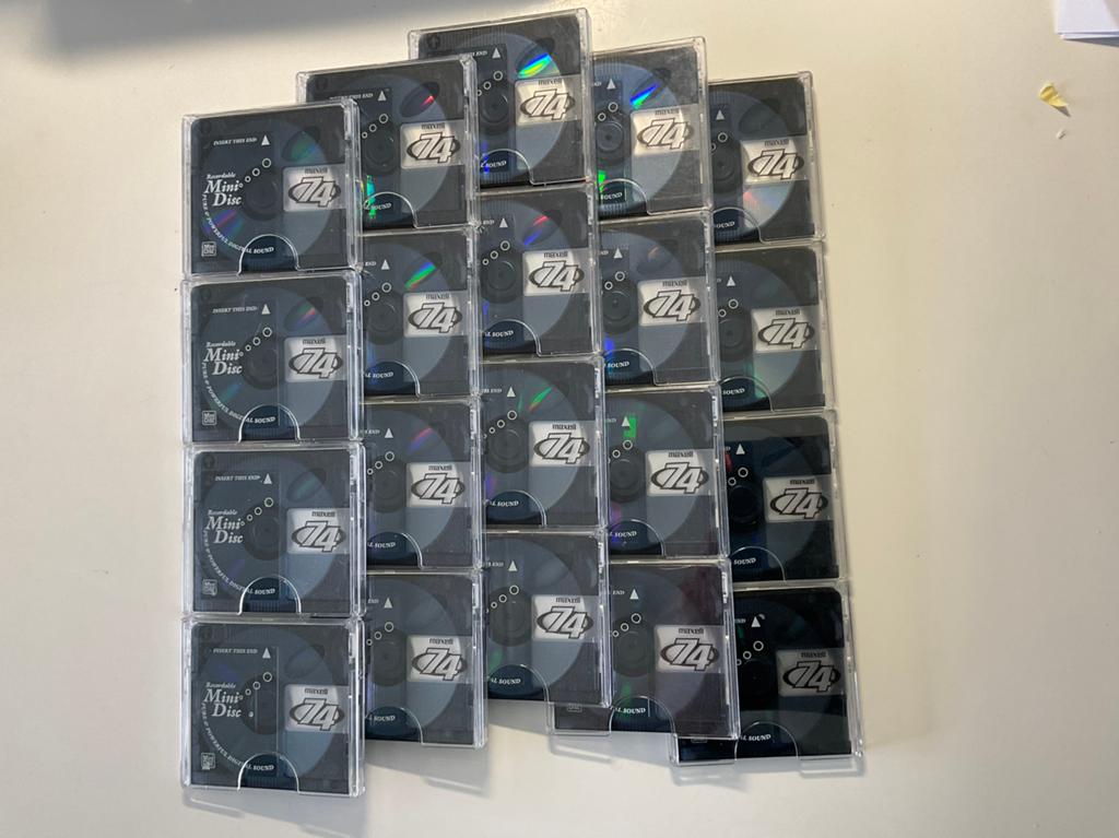 Minidisc’s.  MAXELL  ZWART  20x als nieuw  74 min + stickers, Ophalen of Verzenden