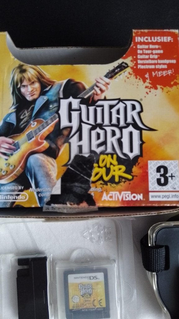 Guitar Hero On Tour voor Nintendo DS met Guitar Grip, Muziek, Verzenden, 1 speler, Nieuw