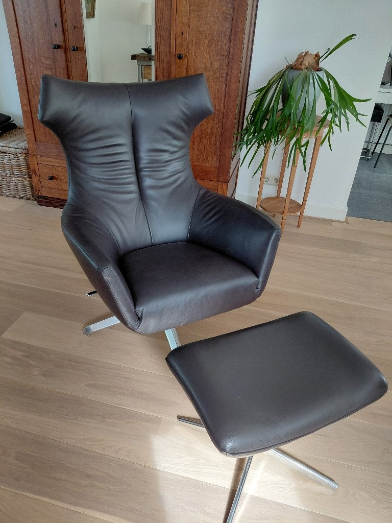 Design on Stock Nosto feauteuil met voetenbankje, Huis en Inrichting, Ophalen, Zo goed als nieuw, Leer, Minder dan 50 cm