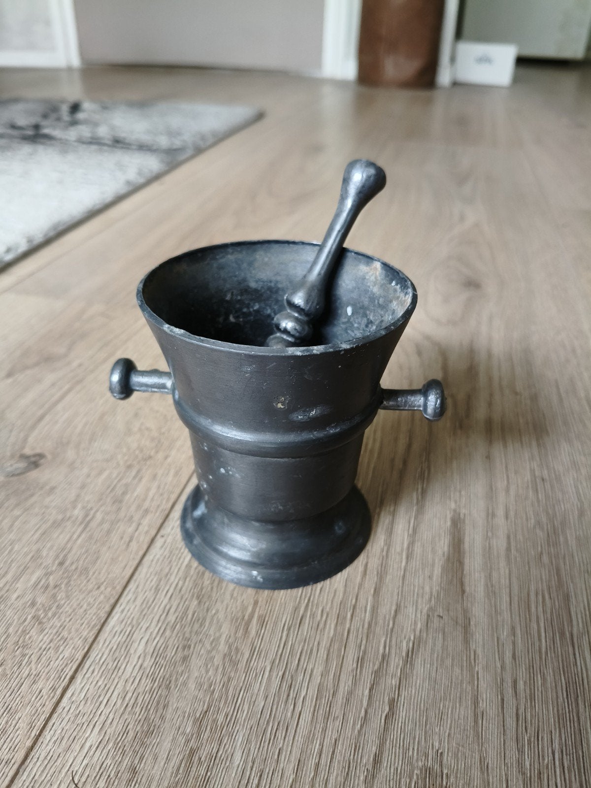 Antieke tinnen vijzel met stamper, ca. 10 cm hoog, Antiek en Kunst, Ophalen of Verzenden