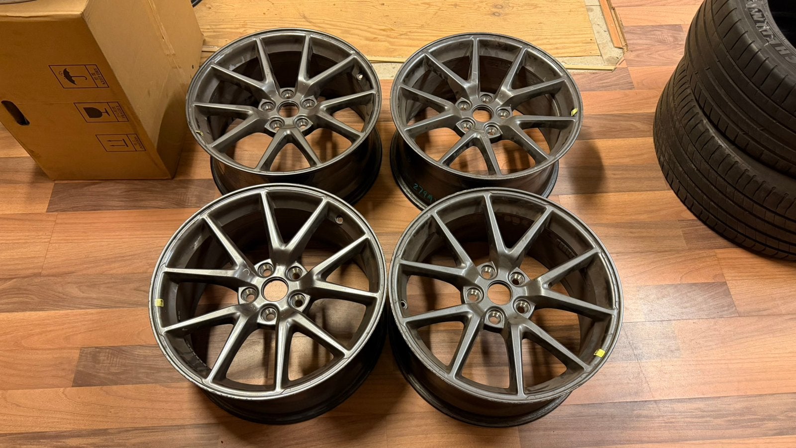 Originele Tesla Model 3 18 inch Aero velgen tpms, Ophalen, 18 inch, Velg(en), 235 mm
