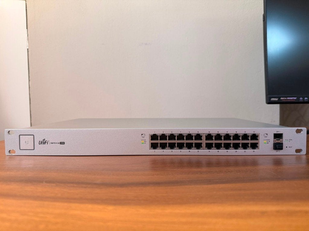 Ubiquiti UniFi US-24-250W PoE switch, Ophalen of Verzenden, Gebruikt