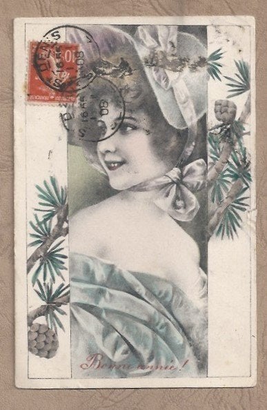Antieke Franse Ansichtkaart: Elegante Dame met Hoed, Ophalen of Verzenden, Voor 1920, Gelopen, Noord-Holland