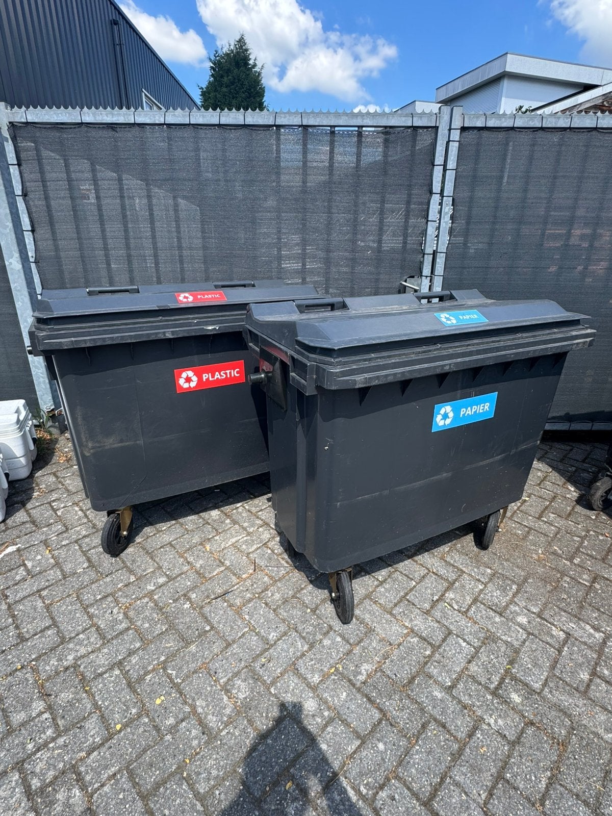 2x 660 Liter afvalbak container, Huis en Inrichting, Woonaccessoires | Prullenbakken, 40 liter of meer, Ophalen, Kunststof