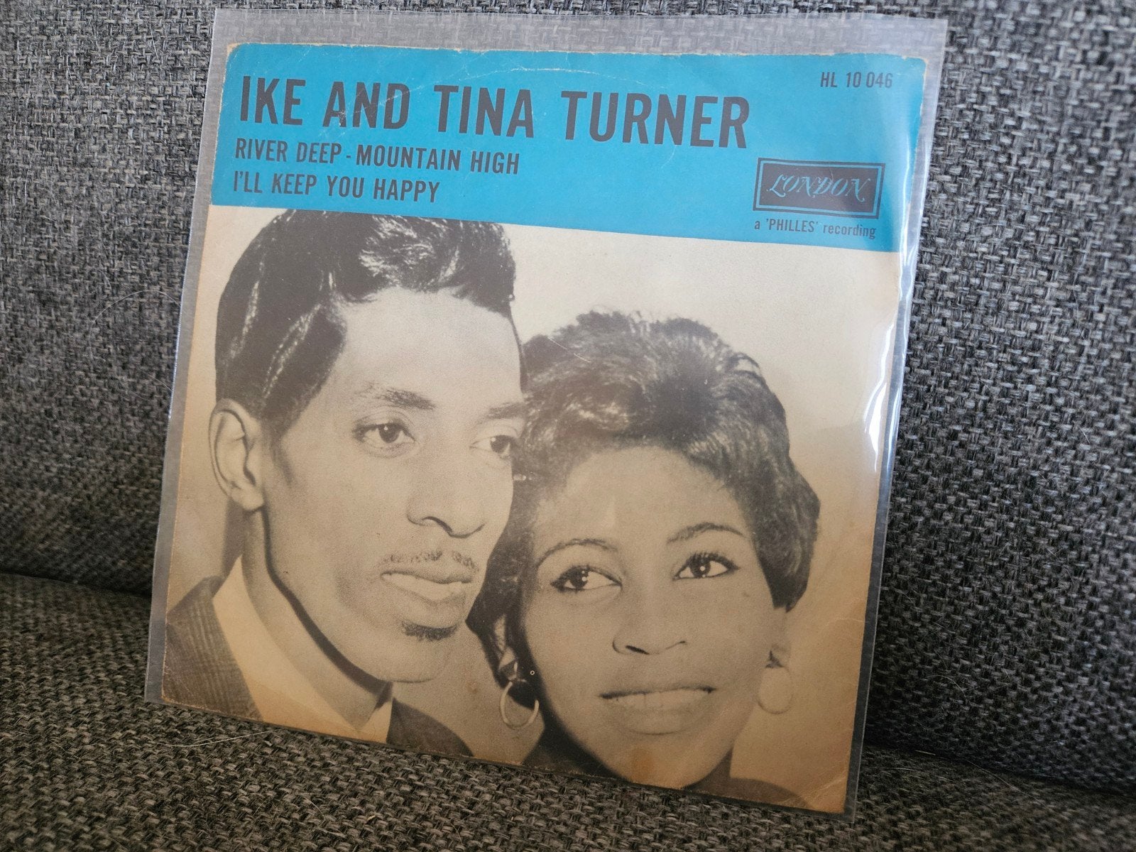 Ike & Tina Turner - River Deep - Mountain High 7 inch vinyl, Cd's en Dvd's, Vinyl | Rock, Verzenden, Zo goed als nieuw, 7 inch