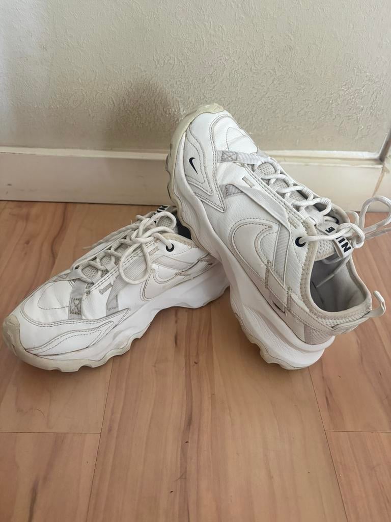 Witte Nike TC7900 sneakers mt 38, Wit, Ophalen of Verzenden, Sneakers of Gympen, Zo goed als nieuw