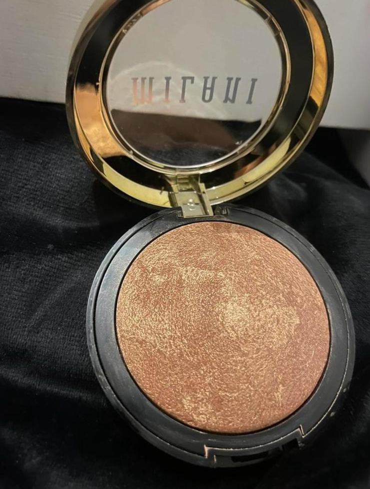 Milani Baked Bronzer, Bruin, Gehele gezicht, Ophalen of Verzenden, Zo goed als nieuw