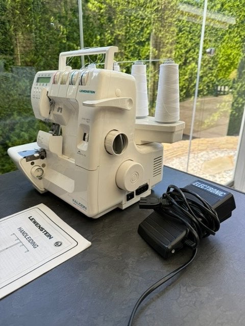 Lewenstein Lockmachine 2,3,4 draad, Ophalen, Zo goed als nieuw, Lockmachine, Lewenstein