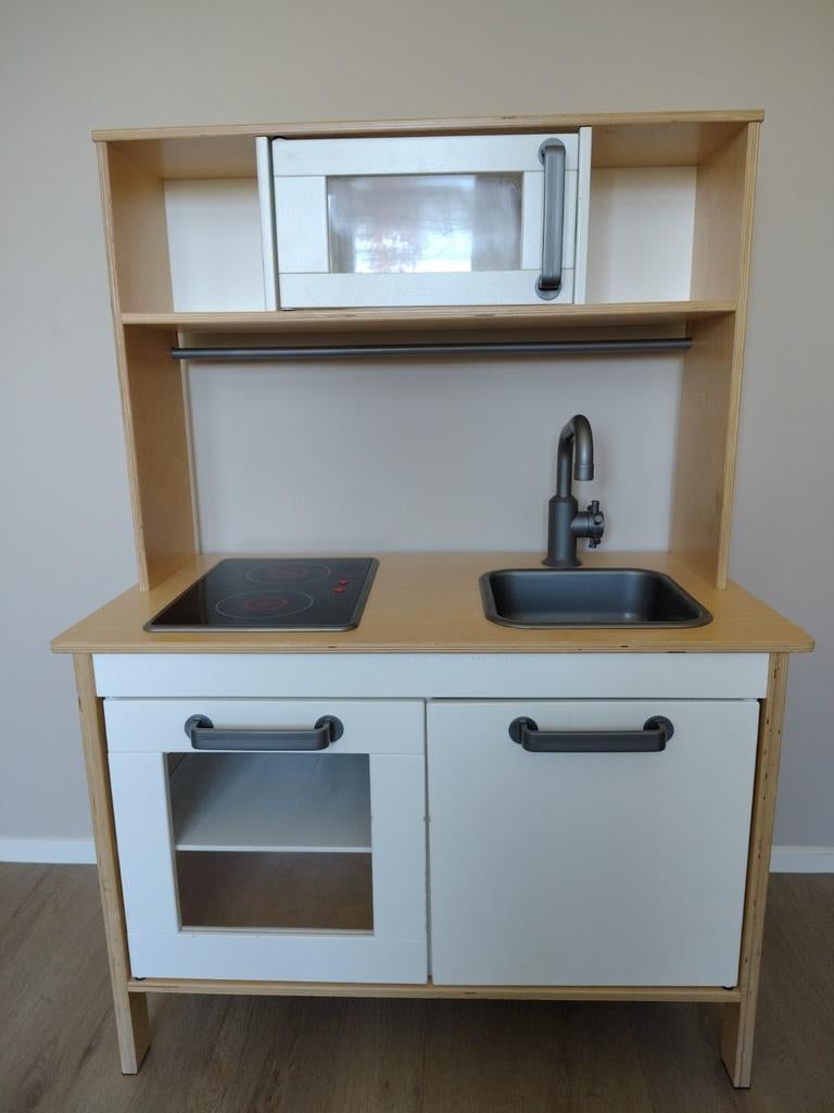 IKEA DUKTIG Speelkeuken met magnetron en kookplaat, Ophalen, Gebruikt, Ikea, Ikea