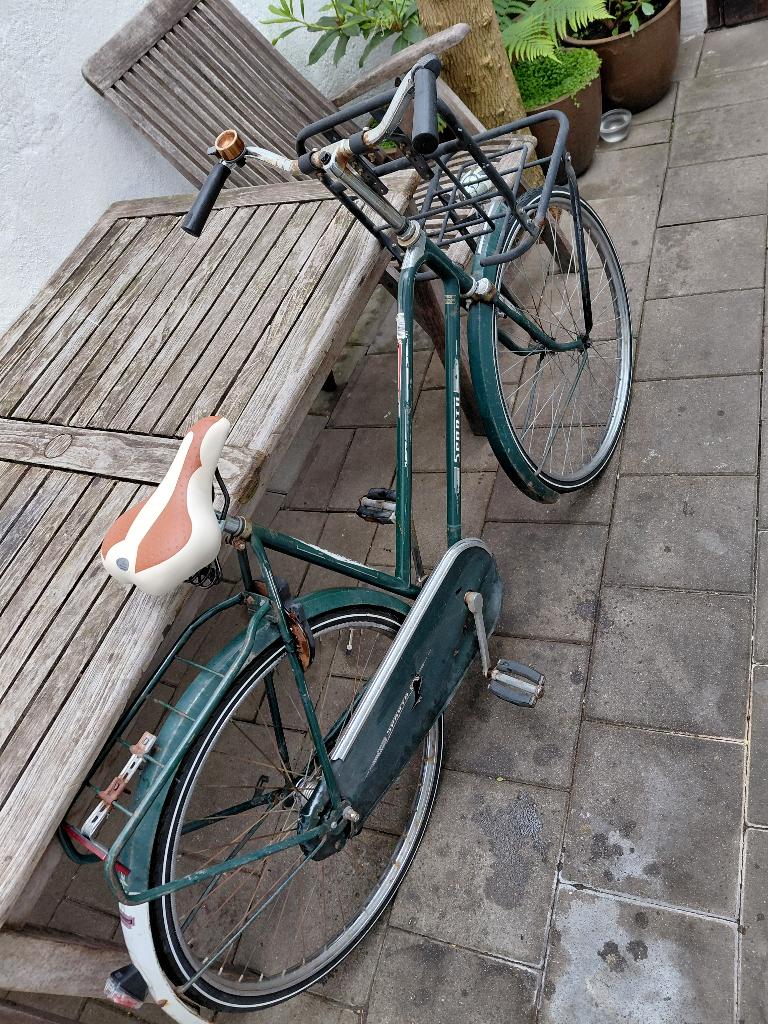 fiets oud model Sparta in goede staat 26inch met voordrager, Fietsen en Brommers, Fietsen | Heren | Herenfietsen, Ophalen, Terugtraprem