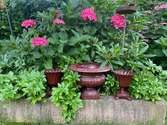 3 gietijzeren bloempotten, Gebruikt, Rond, Ophalen of Verzenden, Metaal