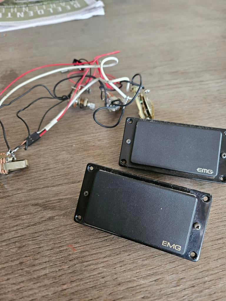 EMG 81/85 humbucker set met wiring, Muziek en Instrumenten, Ophalen of Verzenden, Gebruikt, Elektrische gitaar