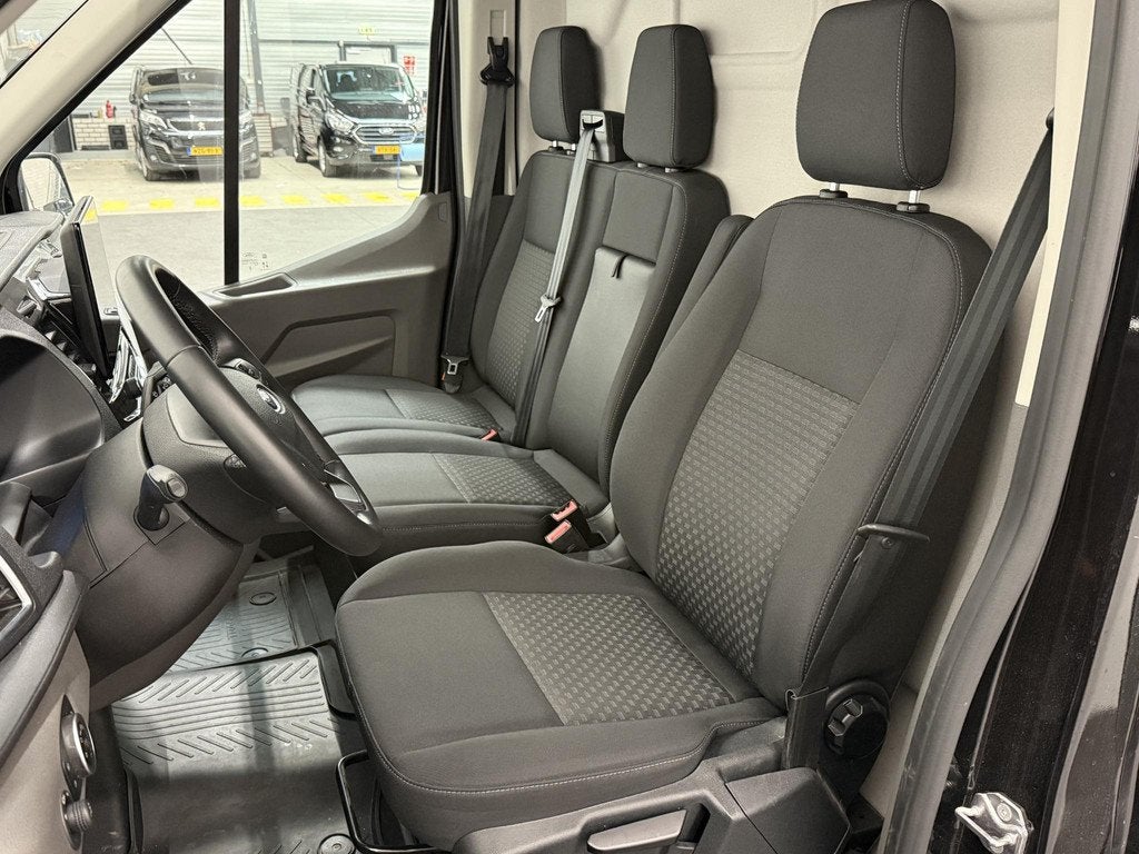 Ford Transit 310 2.0 TDCI L2H2 130PK Trend Automaat Navigati, Auto's, Bestelauto's, Stof, Euro 6, 4 cilinders, 129 pk
