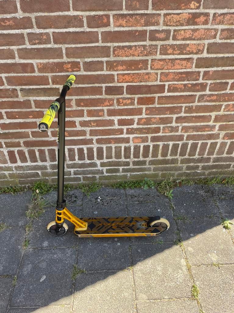 MGP MGX Team stuntstep goud – rainbow wielen – topstaat, Fietsen en Brommers, Steps, Ophalen, Zo goed als nieuw, Gewone step