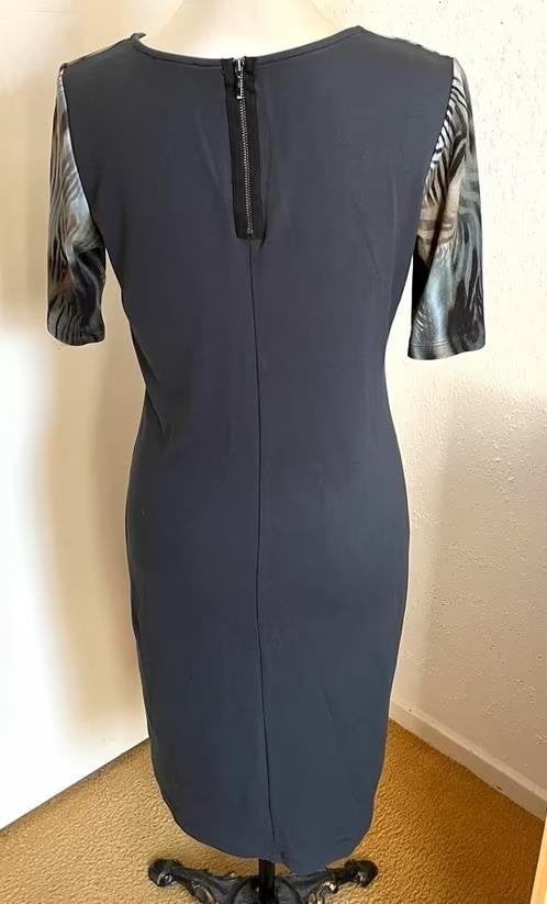 Tramontana grijze jurk maat 40[v], Kleding | Dames, Jurken, Maat 38/40 (M), Overige kleuren, Ophalen of Verzenden, Zo goed als nieuw