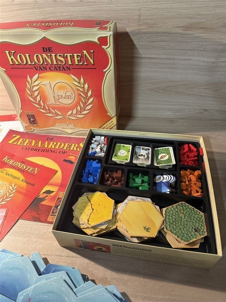 Kolonisten van catan 10 jaar editie hout met zeevaarders - s, Verzenden, Zo goed als nieuw