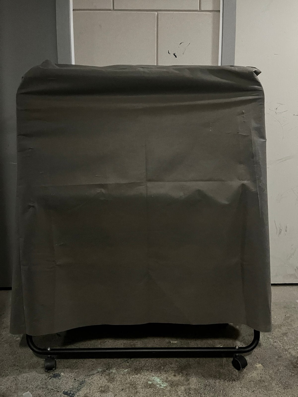 opklapbaar logeerbed met matras (JYSK Damsbro), Ophalen, 90 cm, Eenpersoons, Zwart