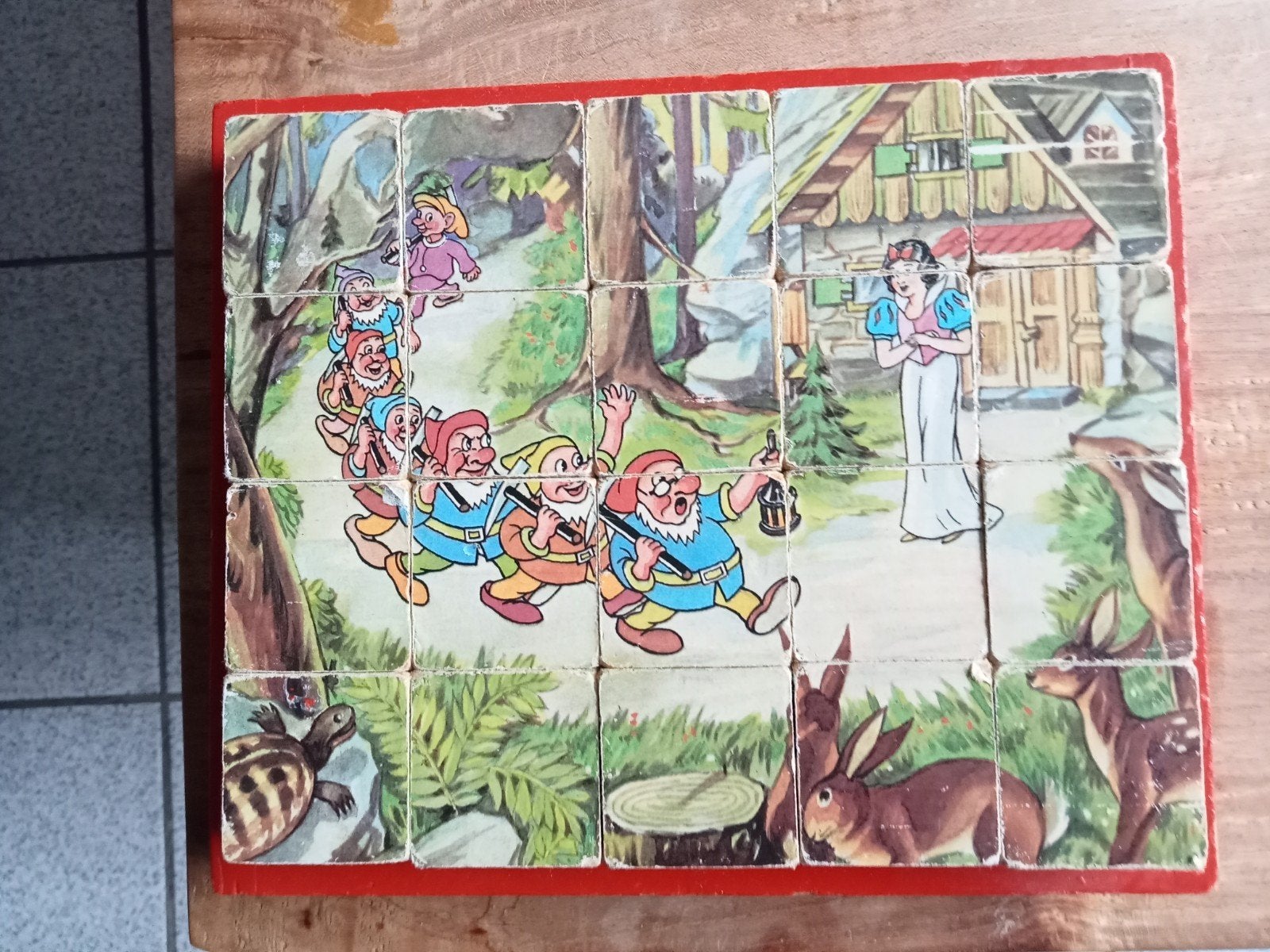 Vintage Sneeuwwitje en de Zeven Dwergen Kubuspuzzel, Gebruikt, Ophalen of Verzenden, Van hout, 4 tot 6 jaar