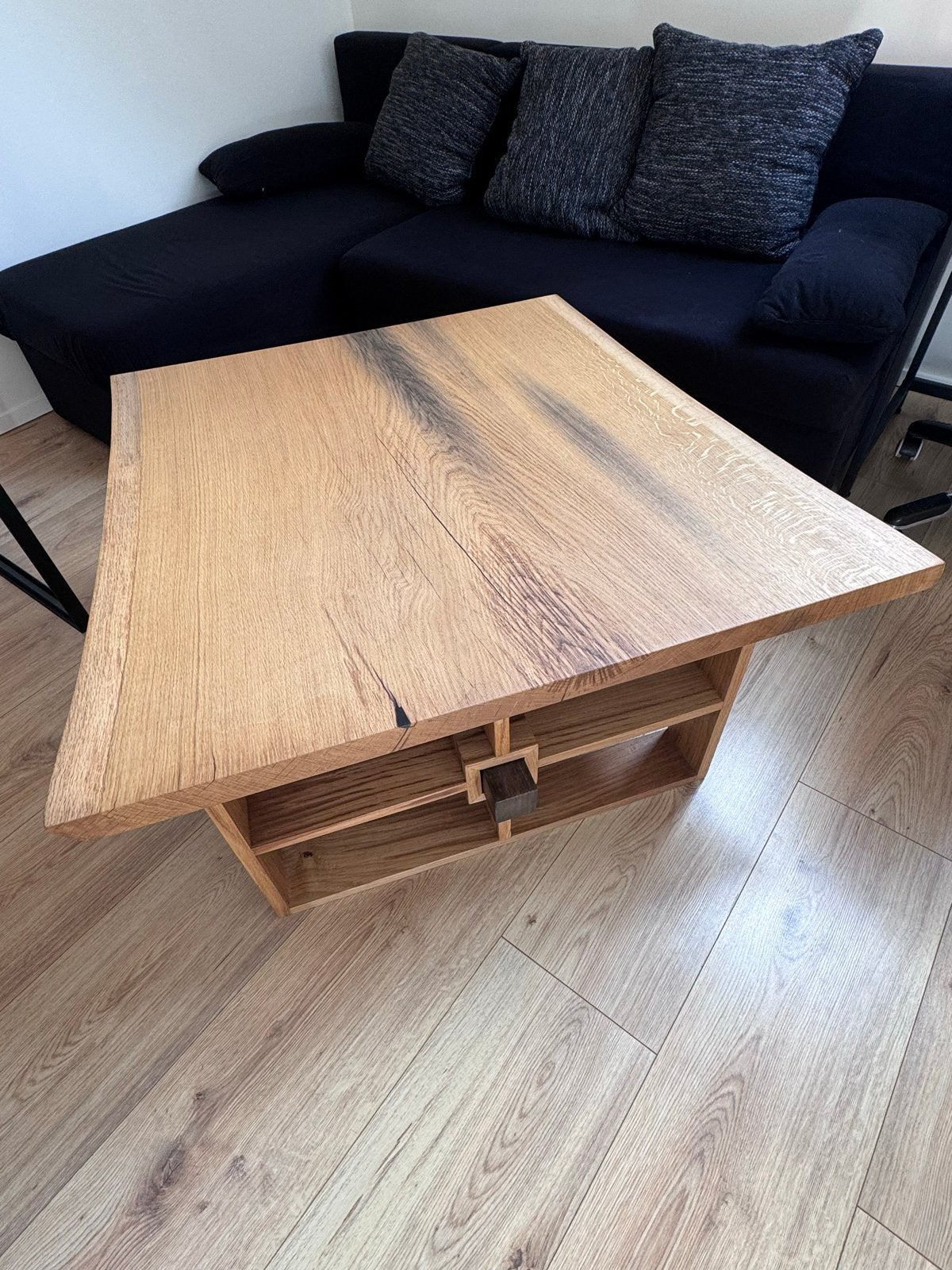 Unieke eikenhouten salontafel met opbergruimte, Ophalen, 50 tot 100 cm, Zo goed als nieuw, 5 – 50