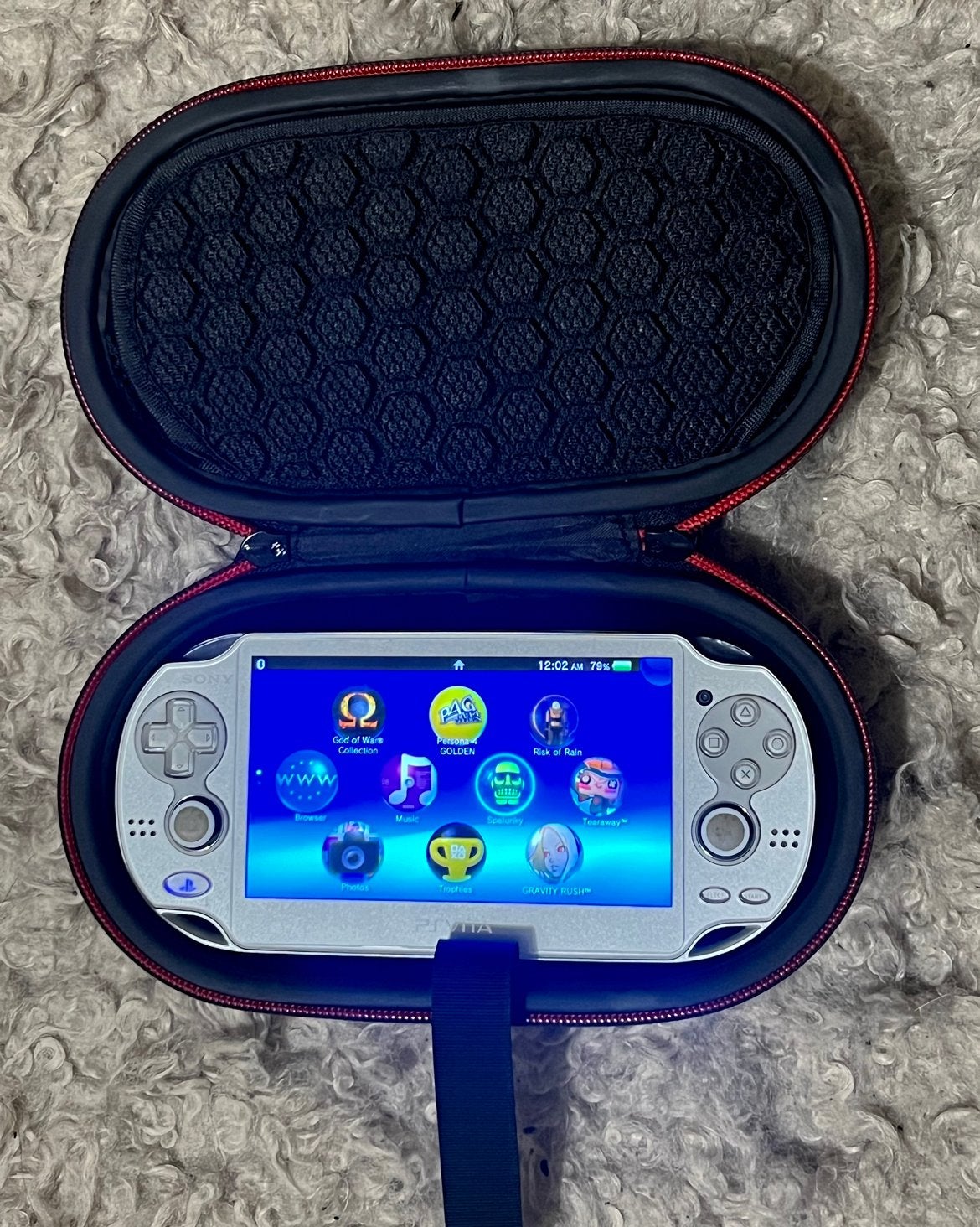 Sony PS Vita met hoesje en oplaadkabel, Ophalen, Zo goed als nieuw, Overige kleuren