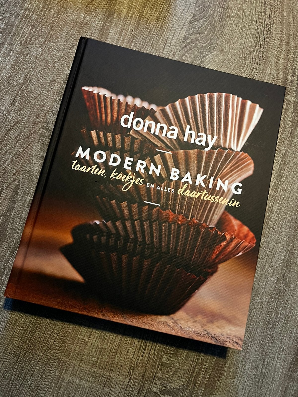 Donna Hay - Modern baking, Boeken, Kookboeken, Donna Hay, Nieuw, Ophalen of Verzenden, Taart, Gebak en Desserts