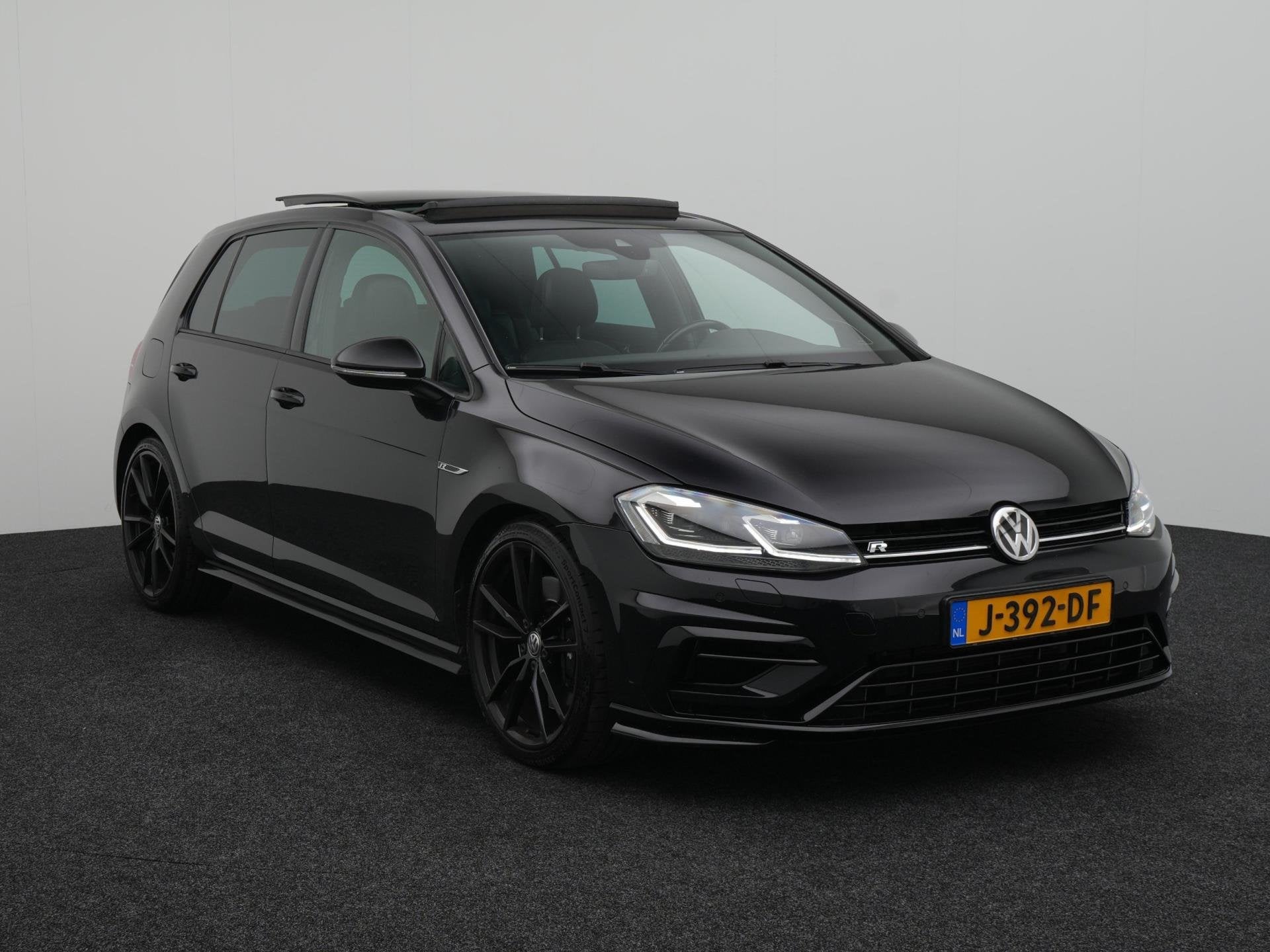 Volkswagen Golf 2.0 TSI 4Motion R Akrapovic Pano Dynaudio Ca, Automaat, Dealer onderhouden, Gebruikt, 4 cilinders