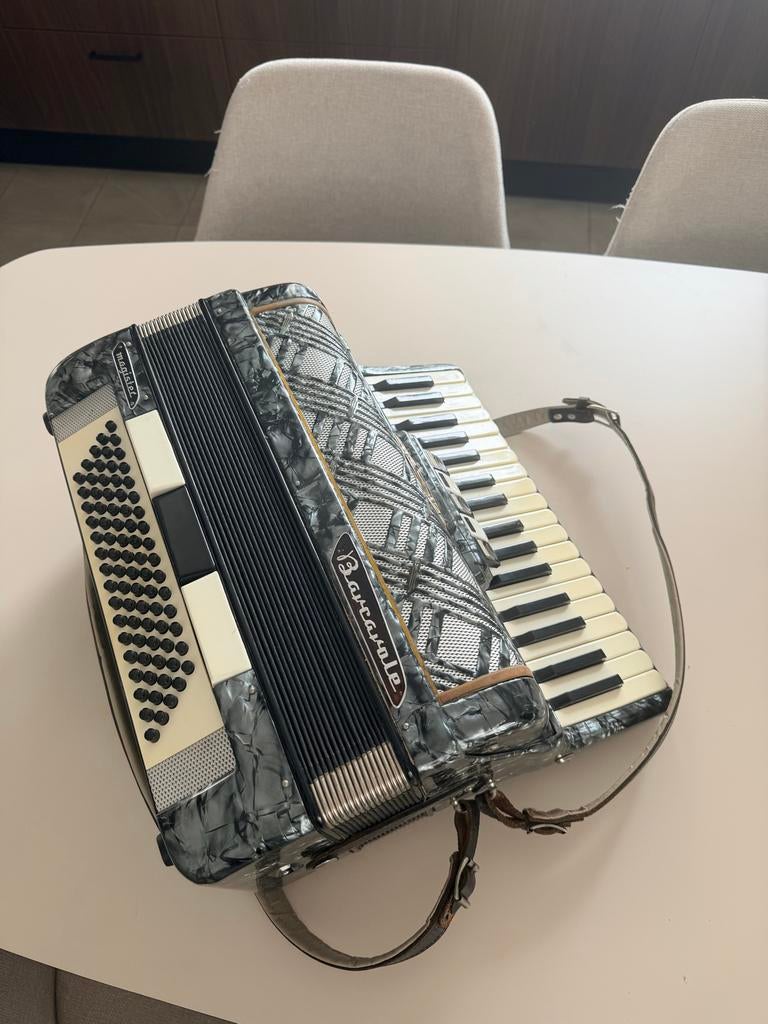 Magister Accordeon - Vintage Toetsaccordeon, Gebruikt, Overige formaten, Toetsaccordeon, Met koffer