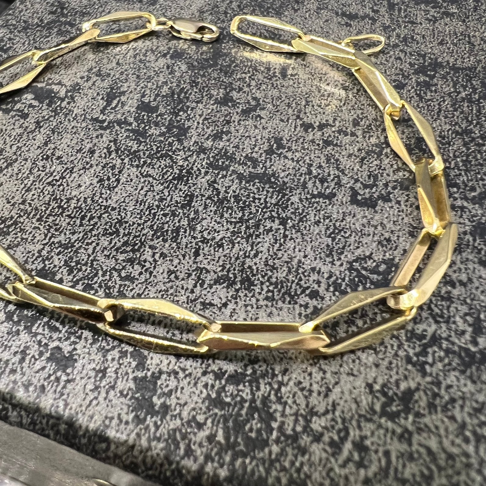 14 karaat gouden armband massief closed forever schakel, Ophalen of Verzenden, Zo goed als nieuw, Goud