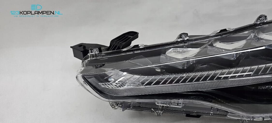 Toyota Corolla Cross Full Led koplamp links, Gebruikt, -, -, Ophalen of Verzenden