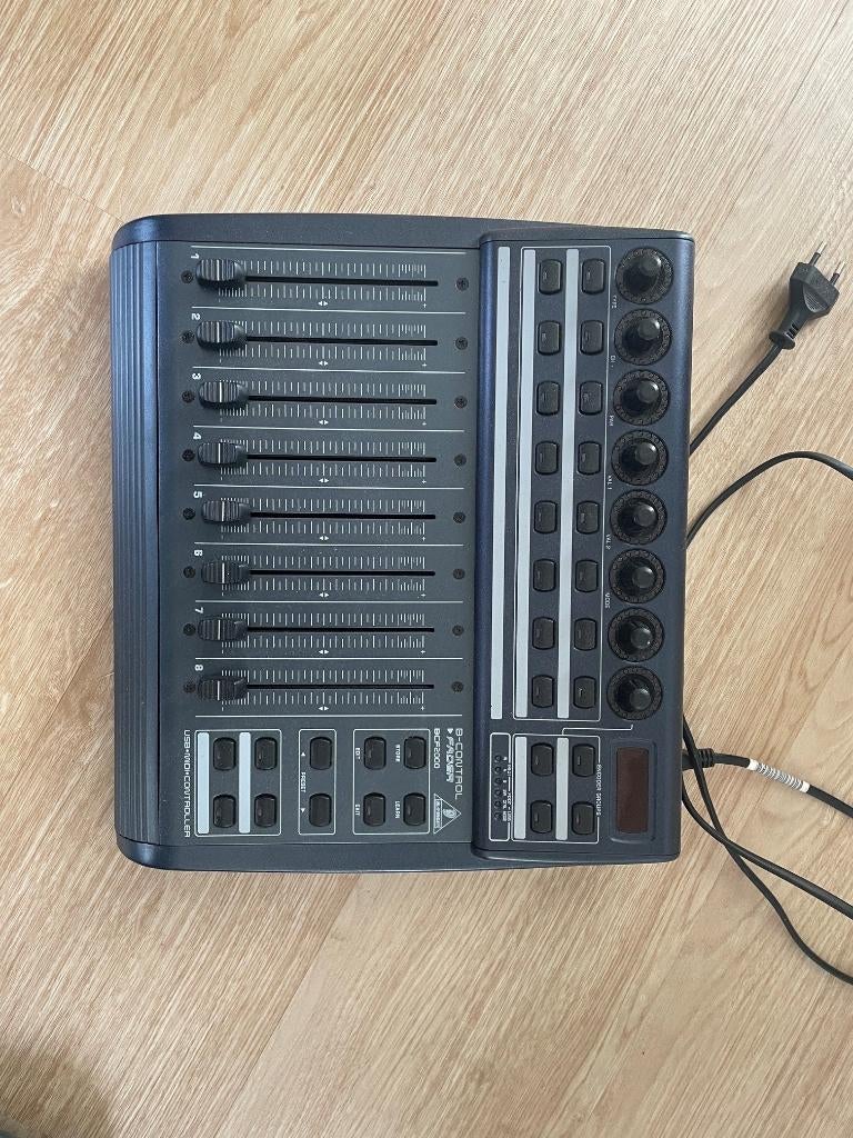 Behringer BCF2000, Muziek en Instrumenten, Midi-apparatuur, Ophalen, Gebruikt
