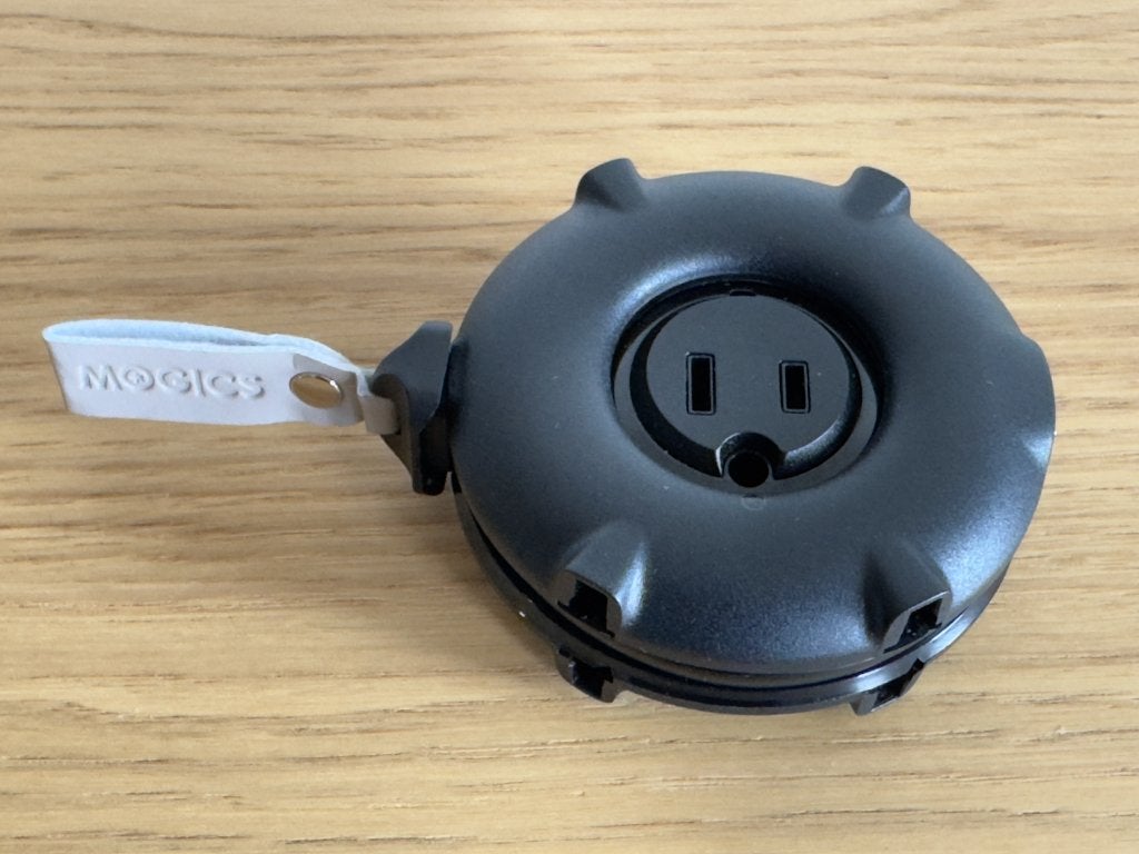 MOGICS Super Bagel (Zwart) universal travel adapter, Ophalen, Zo goed als nieuw