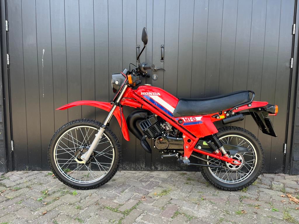 Honda MT8, Ophalen, Zo goed als nieuw