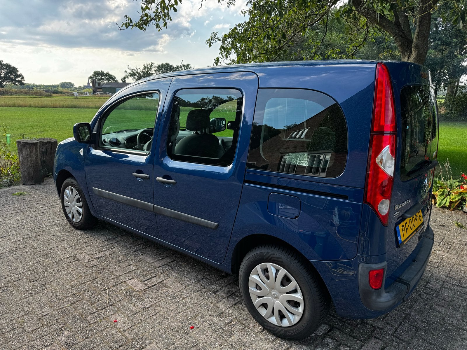 Rolstoel auto Renault Kangoo  automaat, 4 cilinders, Blauw, Kangoo, 106 pk