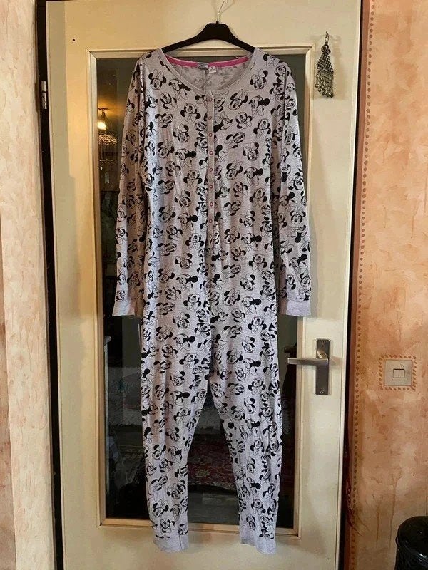 Speelse jumpsuit/huispak van Disney (original) 44 nu 19,99€, Kleding | Dames, Jumpsuits, Disney, Maat 42/44 (L), Ophalen of Verzenden