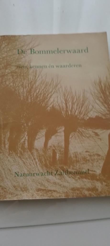Boek  natuurwacht zaltbommel, Ophalen of Verzenden