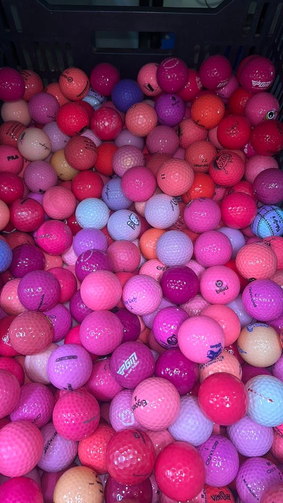 100 Stuks Roze Mix Golfballen - Diverse Merken, Sport en Fitness, Golf, Ophalen of Verzenden, Gebruikt, Bal(len), Overige merken