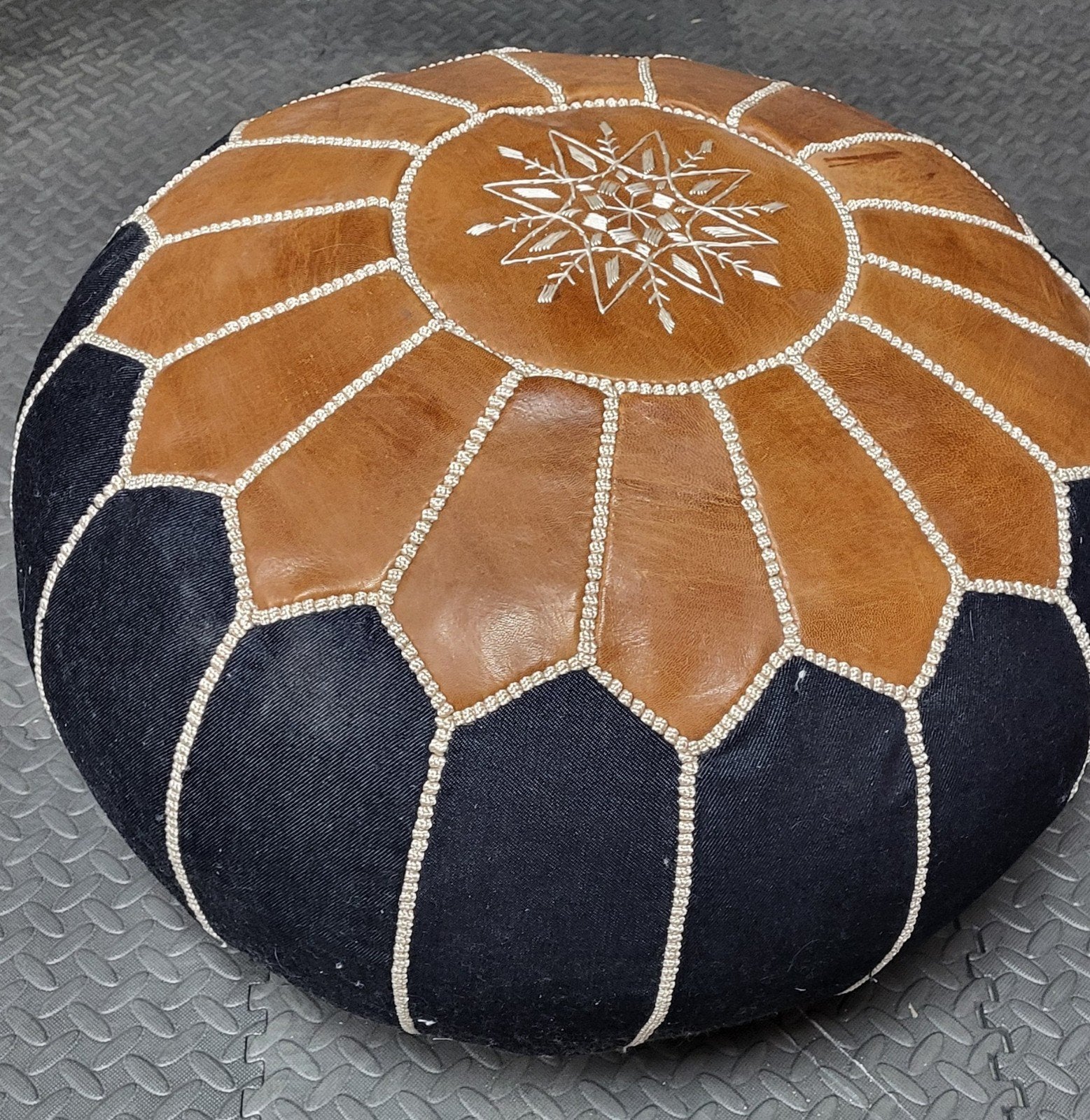 nieuwe Marokkaanse handgemaakte leren met jeans pouf, Minder dan 50 cm, Rond, Nieuw, Minder dan 50 cm