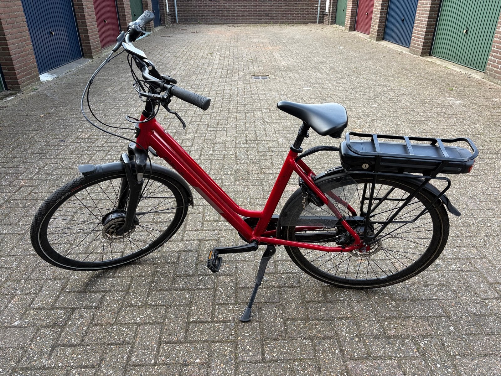 Stella Vicenza Red 28 inch Unisex E-bike, Fietsen en Brommers, Elektrische fietsen, 51 tot 55 cm, Ophalen, Gebruikt, 50 km per accu of meer