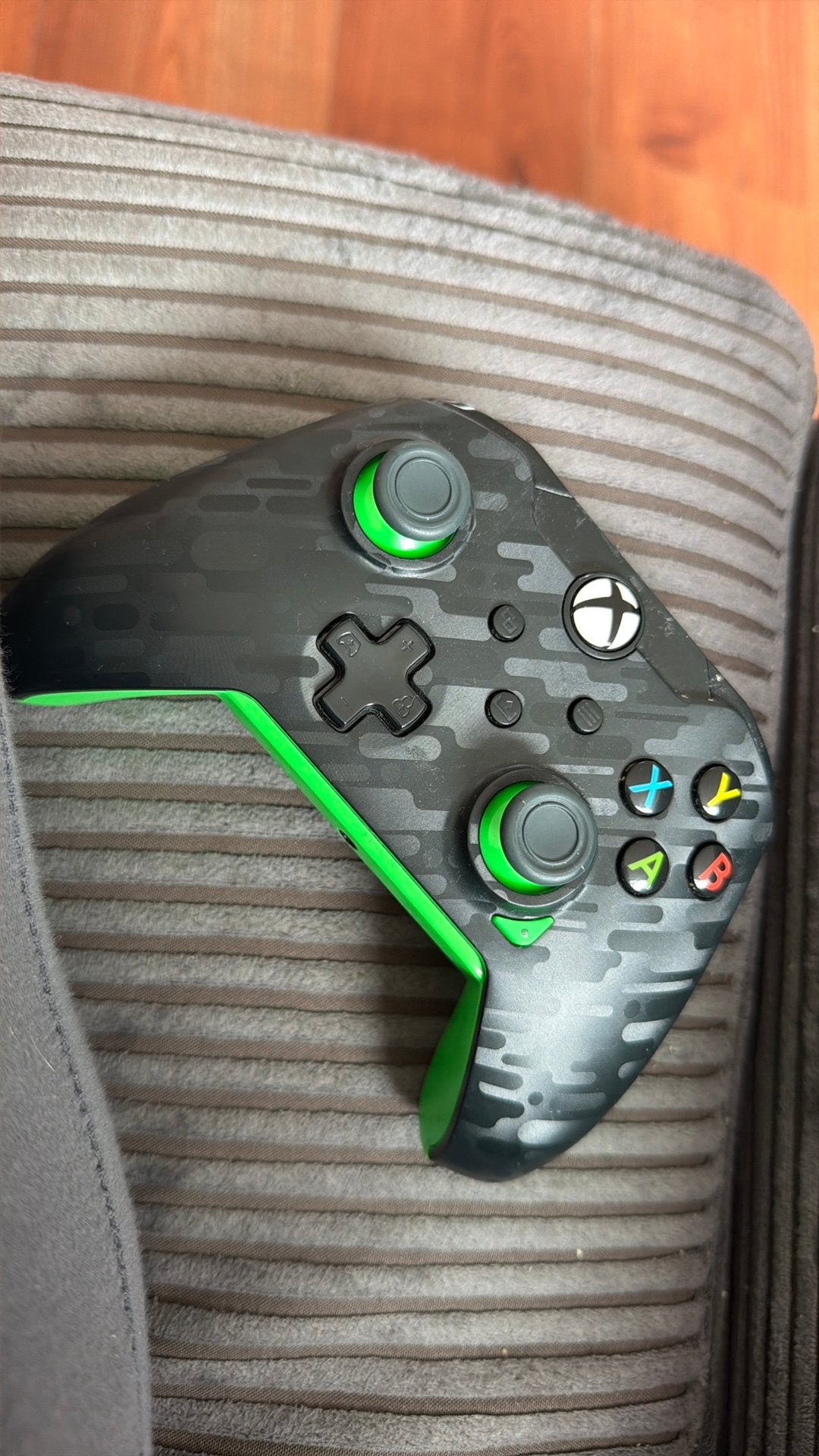 PDP Bedrade Controller voor Xbox - Groen, Spelcomputers en Games, Spelcomputers | Xbox | Accessoires, Ophalen, Zo goed als nieuw