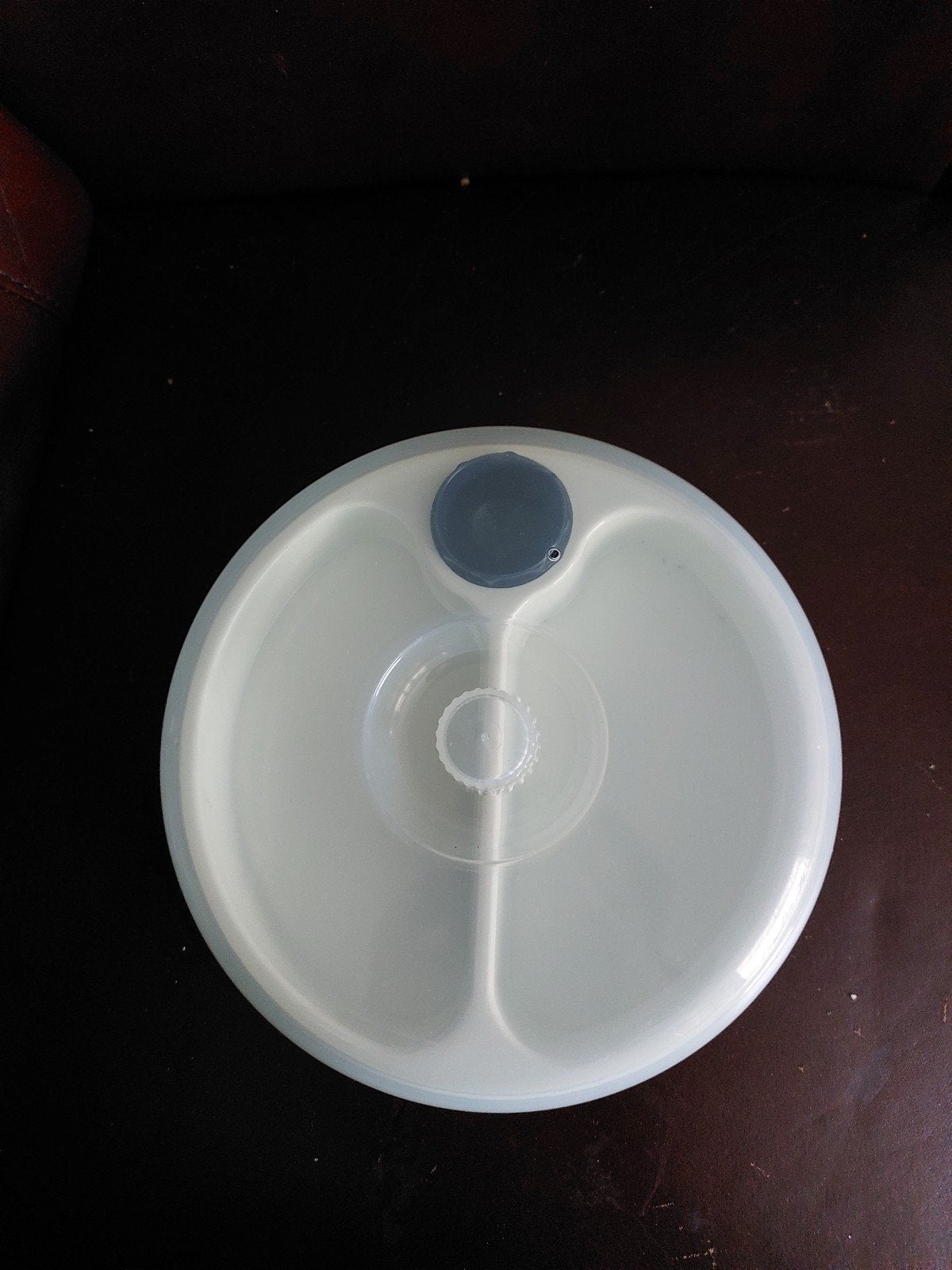 Ronde lunchbox/maaltijdbox met 3 vakken en deksel op halen, Ophalen, Aardewerk, Overige stijlen, Schaal of Schalen