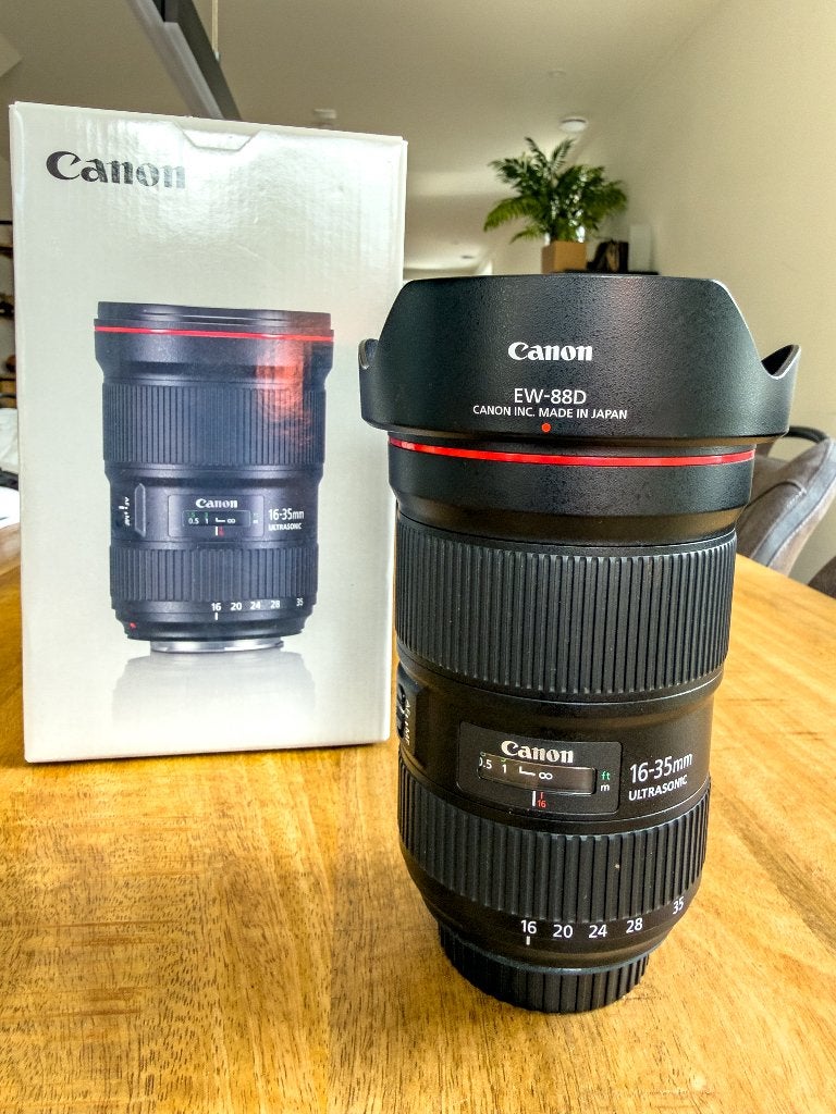 Canon EF 16-35mm f/2.8L III USM + tas + UV Filter + doos, Audio, Tv en Foto, Fotografie | Lenzen en Objectieven, Ophalen of Verzenden