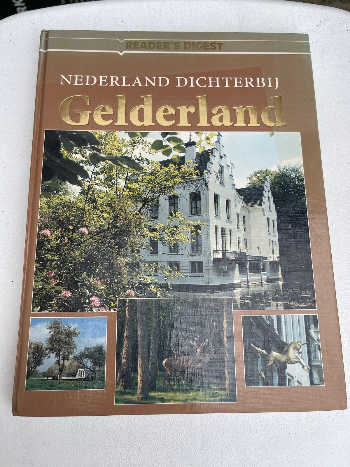 Reader's Digest Nederland Dichterbij Gelderland, Boeken, Europa, Ophalen of Verzenden, Reisgids of -boek, Gelezen